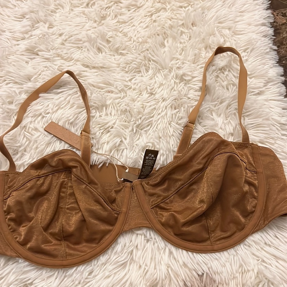 #137 skims 40c chai underwire shimmer bra